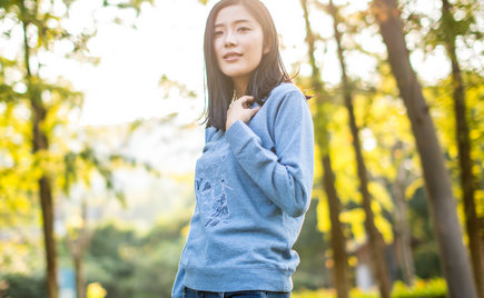 服裝定制加工廠(chǎng)劉潭為你支招衣服防皺技巧