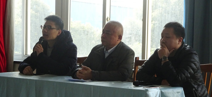 劉潭服裝團拜會今日召開，對2017年的發(fā)展方向做了具體安排