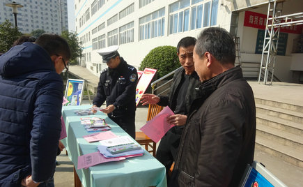 劉潭服裝安全和健康教育，解決因地鐵施工帶來的出行不便問題