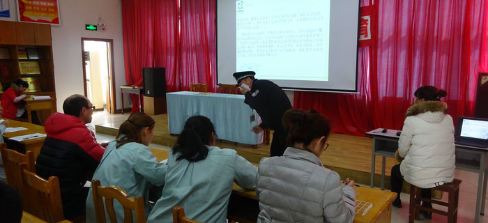 劉潭服裝召開新入職員工培訓會議，做好安全生產宣傳工作