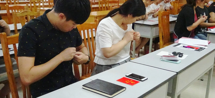 劉潭服裝團支部召開第三季度團員大會