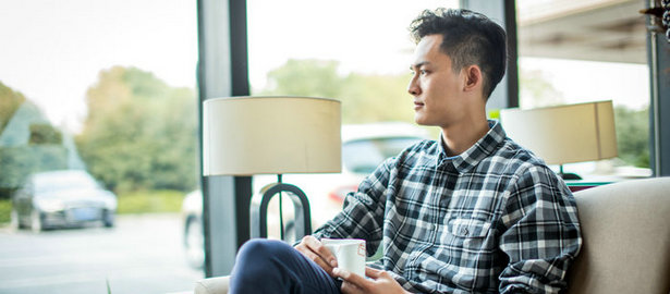 劉潭服裝：分享襯衫的三種卷袖方法，讓你優(yōu)雅紳士