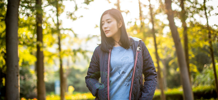 劉潭服裝：秋將盡，露結(jié)為霜；冬欲來，情結(jié)為愛 
