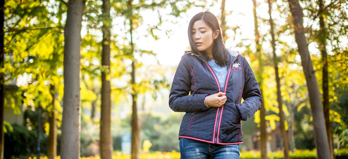 劉潭服裝：小雪絕愛(ài)初冬萬(wàn)瓦霜，愿有人陪你共度