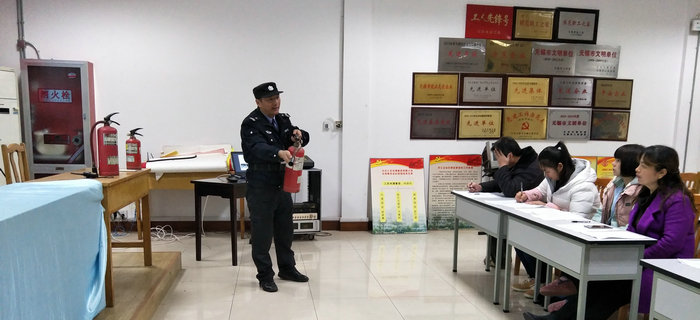 劉潭服裝2017年最后一次新員工入職培訓會議圓滿收官