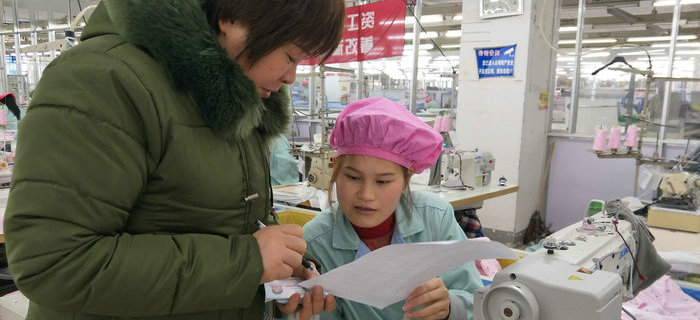 劉潭服裝工會為員工提前代購車票，讓員工順利返鄉(xiāng)