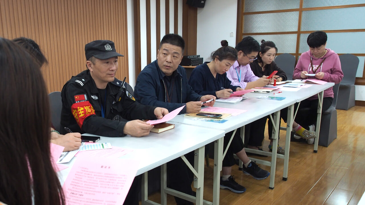 劉潭服裝廠(chǎng)召開(kāi)接種新冠疫苗動(dòng)員會(huì)