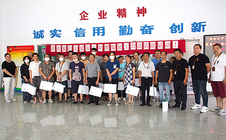 “炎炎夏日關(guān)愛員工”劉潭服裝廠工會(huì)為員工送清涼