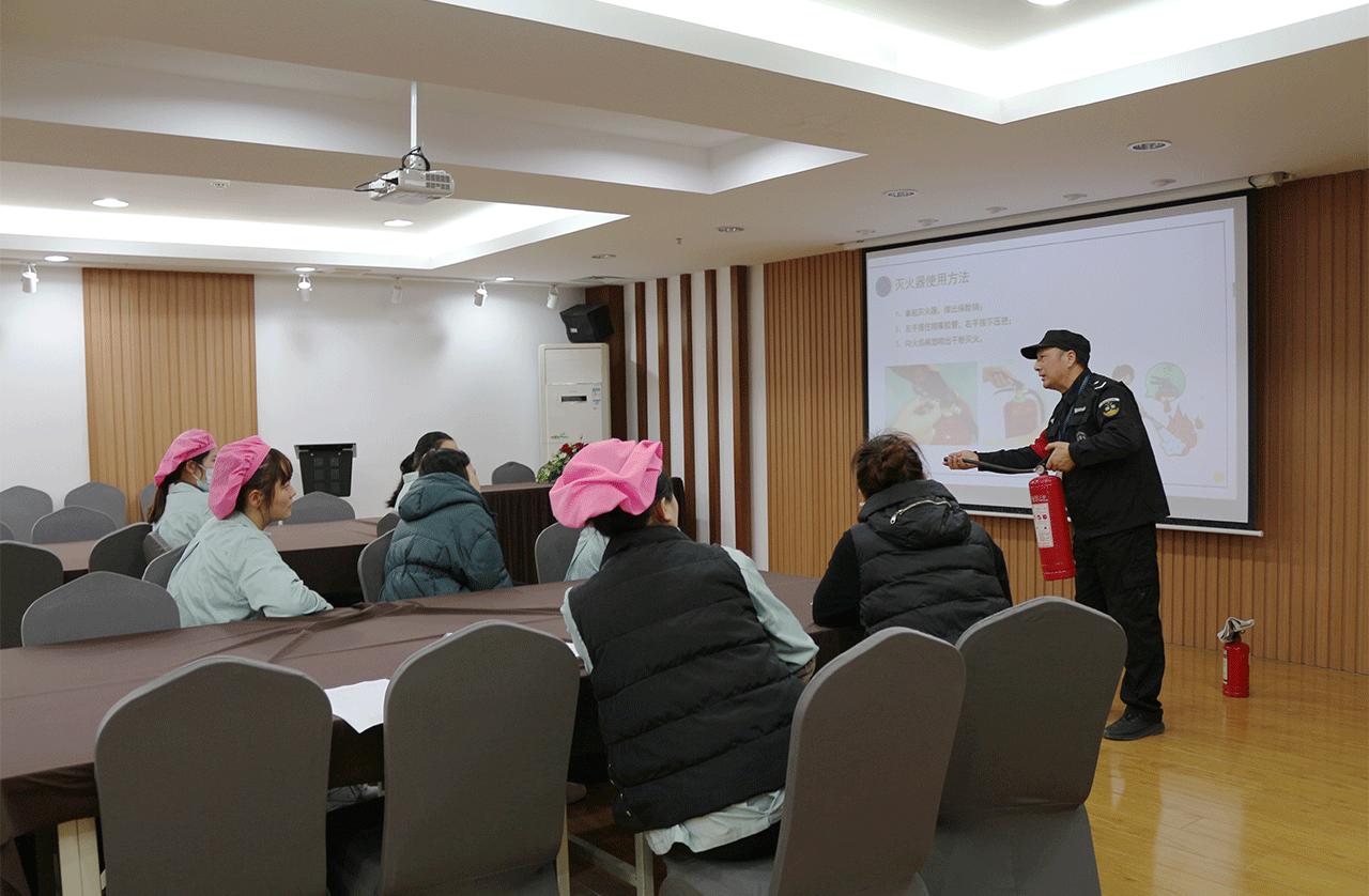 劉潭服裝廠開(kāi)展新員工安全培訓(xùn)