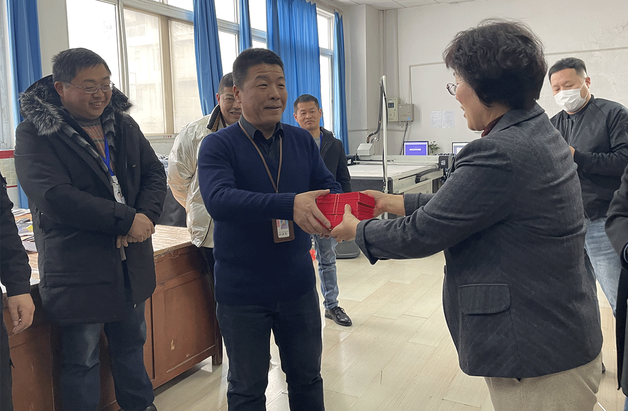 劉潭服裝廠團拜送祝福
