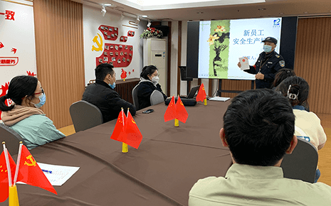 劉潭服裝廠開展新員工安全生產(chǎn)培訓(xùn)