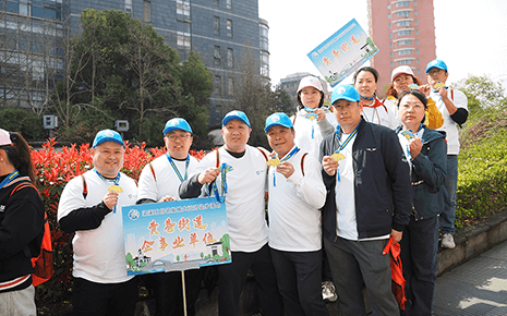 踐行“四敢”，走在前列！劉潭服裝參加大運(yùn)河徒步活動