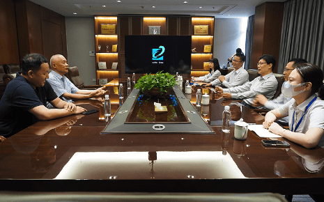 銀行進(jìn)企業(yè) 金融助發(fā)展——熱烈歡迎江蘇銀行領(lǐng)導(dǎo)走訪調(diào)研劉潭服裝 銀行進(jìn)企業(yè) 金融助發(fā)展——熱烈歡迎江蘇銀行領(lǐng)導(dǎo)走訪調(diào)研劉潭服裝