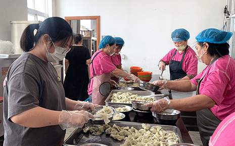 “夏至，幸福至”劉潭服裝全廠員工一起吃餛飩