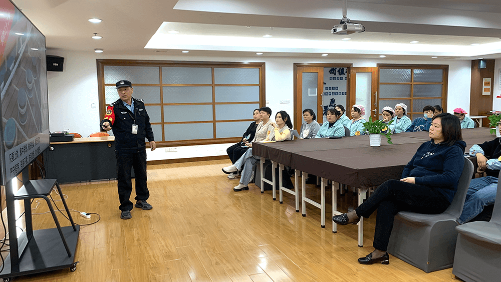 劉潭服裝開展企業(yè)安全員安全教育培訓