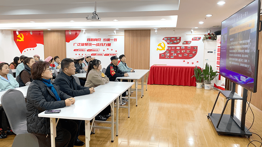 劉潭服裝扎實(shí)上好復(fù)工復(fù)產(chǎn)開工課