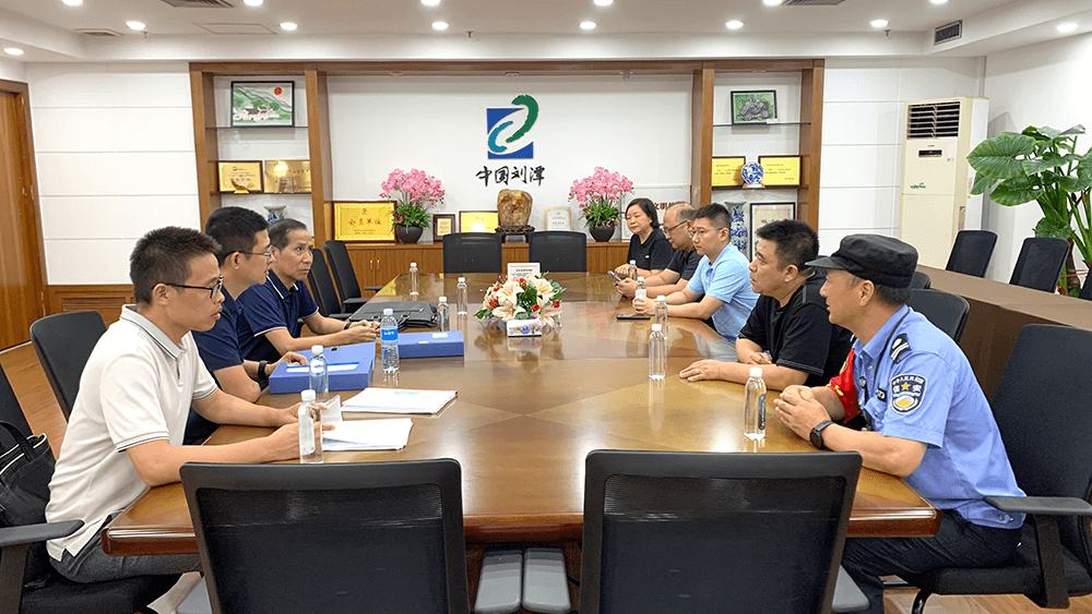 市安全生產督導組到劉潭服裝進行安全檢查