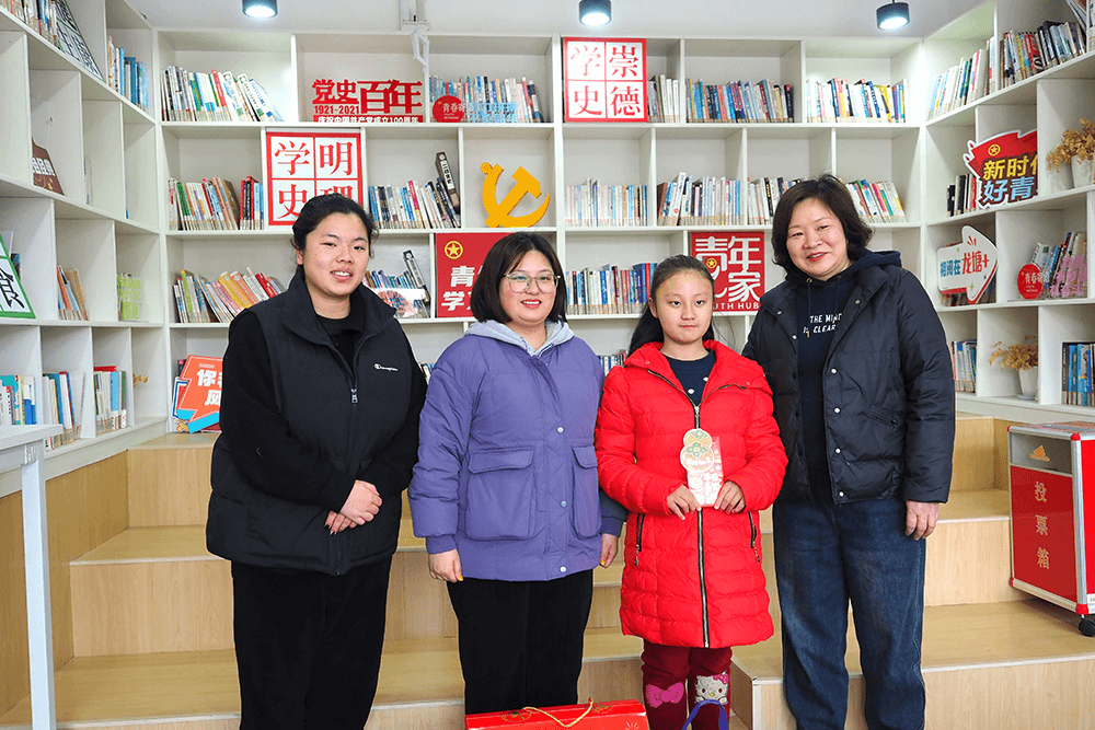 劉潭服裝：溫情慰問送春風，困境兒童笑顏開