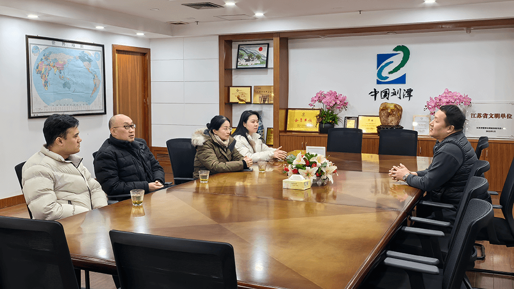 工商聯(lián)走進劉潭服裝，共話發(fā)展新篇章