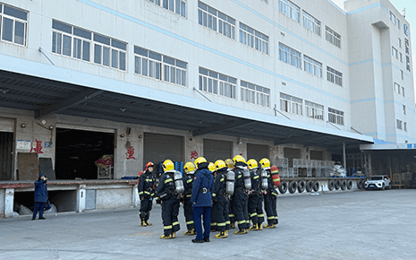 劉潭服裝：消防演練進(jìn)企業(yè)，共筑安全生產(chǎn)“防火墻”