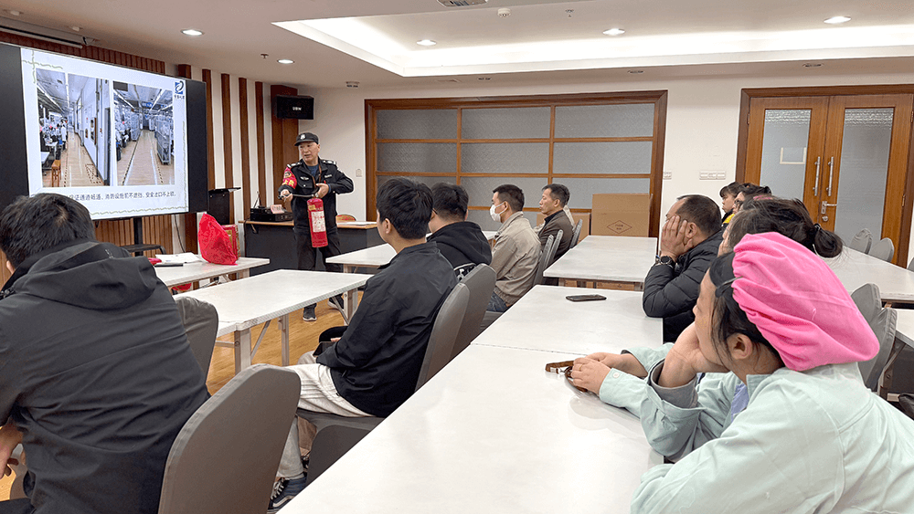 劉潭服裝開展新員工安全生產(chǎn)與應(yīng)急技能培訓(xùn)