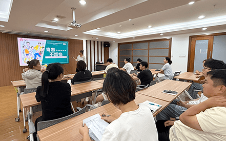 區(qū)婦聯(lián)走進劉潭服裝，共話家庭教育新篇