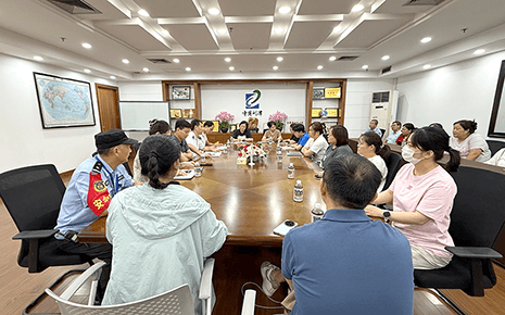 衛(wèi)健委深入劉潭服裝開展健康科普與調(diào)研活動(dòng) 衛(wèi)健委深入劉潭服裝開展健康科普與調(diào)研活動(dòng)
