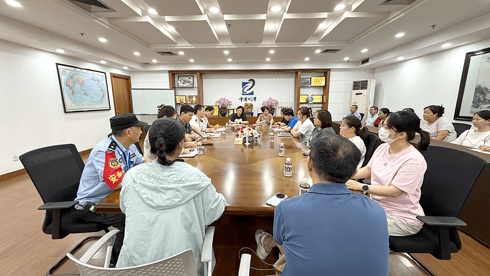 衛(wèi)健委深入劉潭服裝開展健康科普與調(diào)研活動