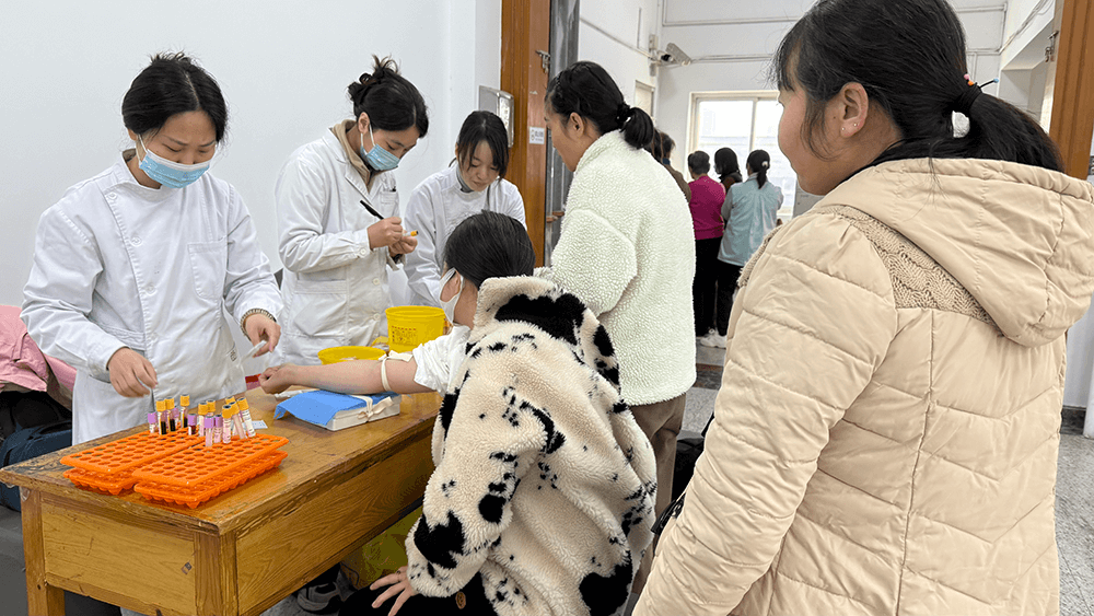 劉潭服裝：關(guān)懷入微，員工健康有&ldquo;醫(yī)&rdquo;靠