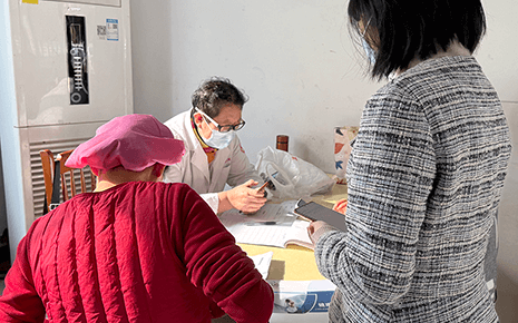 體檢回訪遞溫情，劉潭服裝筑牢職工健康防線