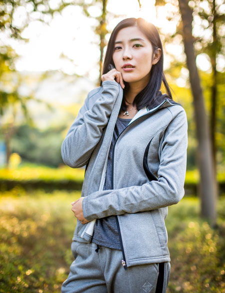 女式休閑運(yùn)動套裝