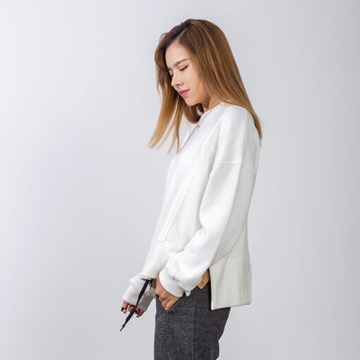 女白色休閑衛(wèi)衣
